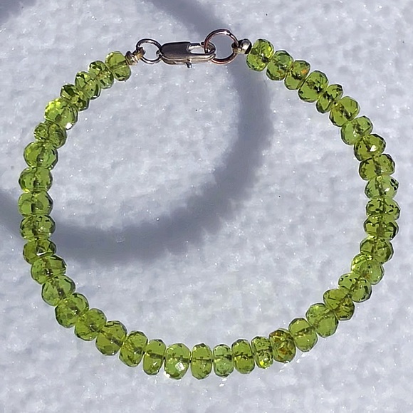 Genuine NEW Faceted Peridot Gemstone Bracelet! - Picture 4 of 8